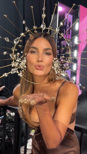 Lily Aldridge Instagram - And the crown goes to…@lilyaldridge.