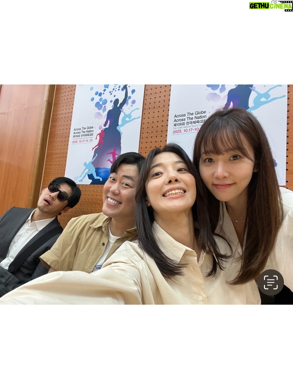 Lim Se-mi - 186.6K Likes - 땀, 눈물, 좌절 그리고 환희까지

우리 애들 노래도 잘 부르네