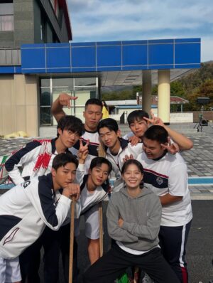 Lim Se-mi Instagram - 오늘도 트라이 하는데 🫶🏿
