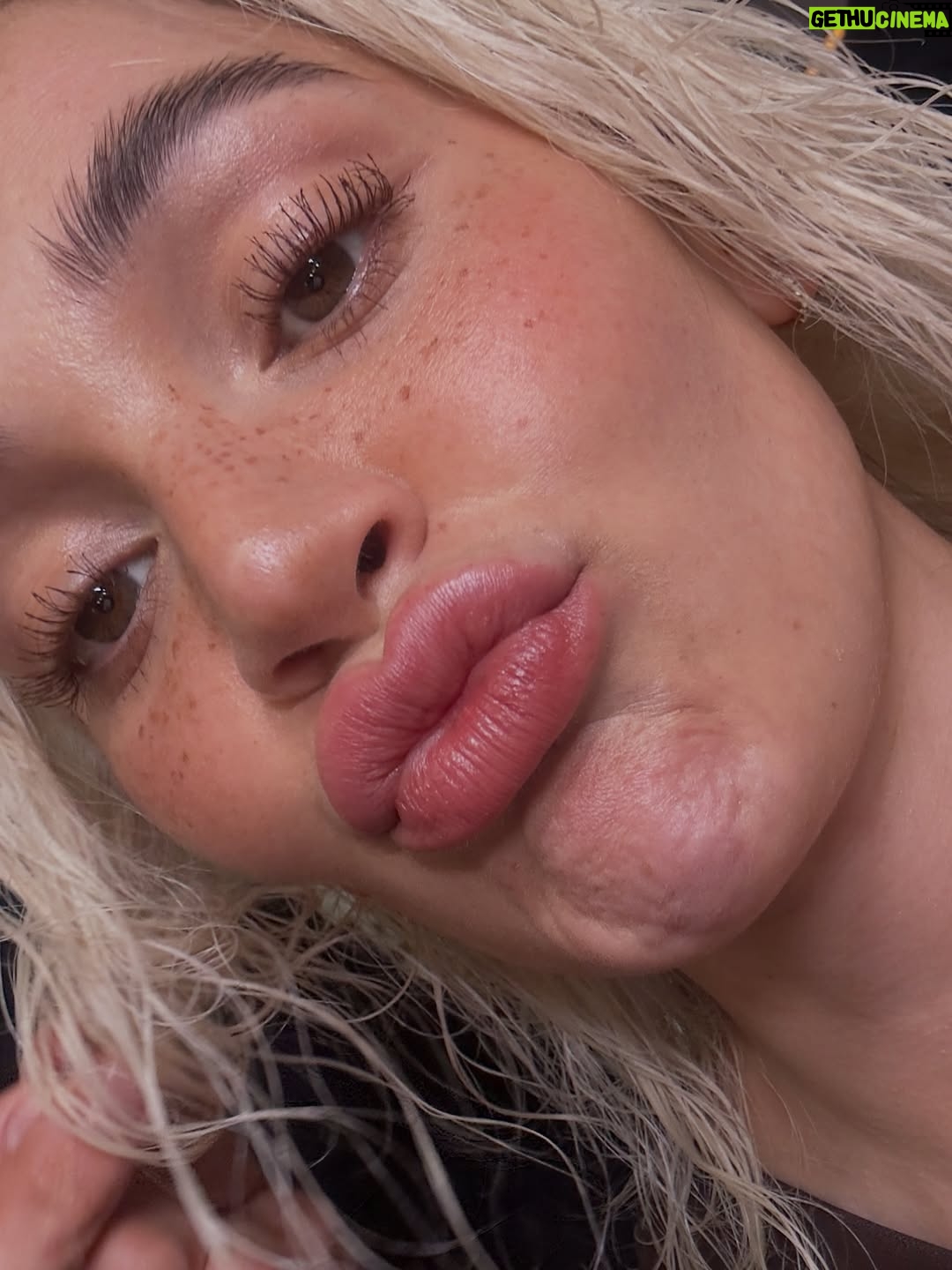 Lina Tejeiro - 359.8K Likes - Con esta mona llenas el álbum 👩🏼