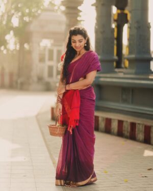 Lisha Chinnu Instagram - Honouring the light within and above ! Blessed by the Sun and divine energy !
.
.
Shot by @black_magic_creations
Saree @storiesinsilk
Jewellery @girltreasures_gt
Styled by @labelswarupa
Muah @joline_keziah_
#templeshoot #divine #soulful #sacredalignment #hope
#solareclipse2025 #fullmoonmagic #godfavchild
