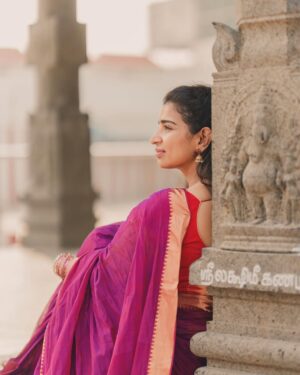 Lisha Chinnu Instagram - Honouring the light within and above ! Blessed by the Sun and divine energy !
.
.
Shot by @black_magic_creations
Saree @storiesinsilk
Jewellery @girltreasures_gt
Styled by @labelswarupa
Muah @joline_keziah_
#templeshoot #divine #soulful #sacredalignment #hope
#solareclipse2025 #fullmoonmagic #godfavchild