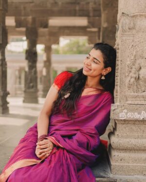 Lisha Chinnu Instagram - Honouring the light within and above ! Blessed by the Sun and divine energy !
.
.
Shot by @black_magic_creations
Saree @storiesinsilk
Jewellery @girltreasures_gt
Styled by @labelswarupa
Muah @joline_keziah_
#templeshoot #divine #soulful #sacredalignment #hope
#solareclipse2025 #fullmoonmagic #godfavchild