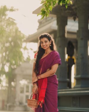 Lisha Chinnu Instagram - Honouring the light within and above ! Blessed by the Sun and divine energy !
.
.
Shot by @black_magic_creations
Saree @storiesinsilk
Jewellery @girltreasures_gt
Styled by @labelswarupa
Muah @joline_keziah_
#templeshoot #divine #soulful #sacredalignment #hope
#solareclipse2025 #fullmoonmagic #godfavchild