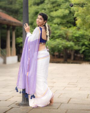 Lisha Chinnu Instagram - Onam shoot 🌺
.
.
Saree (brand) @the_nooll_company
Blouses @labelswarupa
Photographer @ajay_shadowsphotography @shadowsphotographyy
Muah @jay_chennai_makeupartist
Jewellery @girltreasures_gt