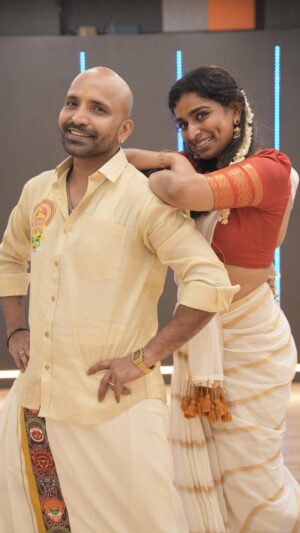 Lisha Chinnu Instagram - Bringing the Onam vibes alive with what I love most – dance! 🌸💃
Happy Onam
Choreographed by @salsaamaniflows
Shot by @ajay_shadowsphotography @shadowsphotographyy
Saree by @the_nooll_company
Blouse by @labelswarupa
Dance studio @rhythmicbeatdancecourt