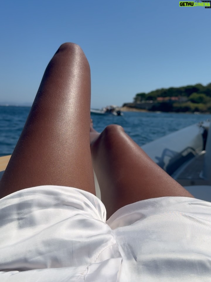 Liya Kebede - 4.5K Likes - 🌊 🌞 🌴 @lemlemofficial