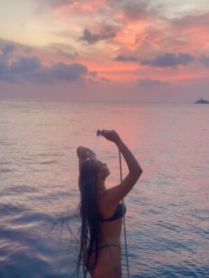 Liz Cambage Instagram - last boat day of another amazing summer 🥺❣️✨