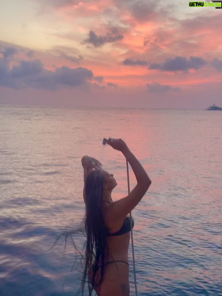 Liz Cambage - 53.1K Likes - last boat day of another amazing summer 🥺❣️✨