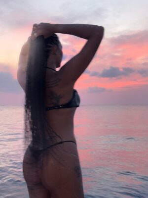 Liz Cambage Instagram - last boat day of another amazing summer 🥺❣️✨