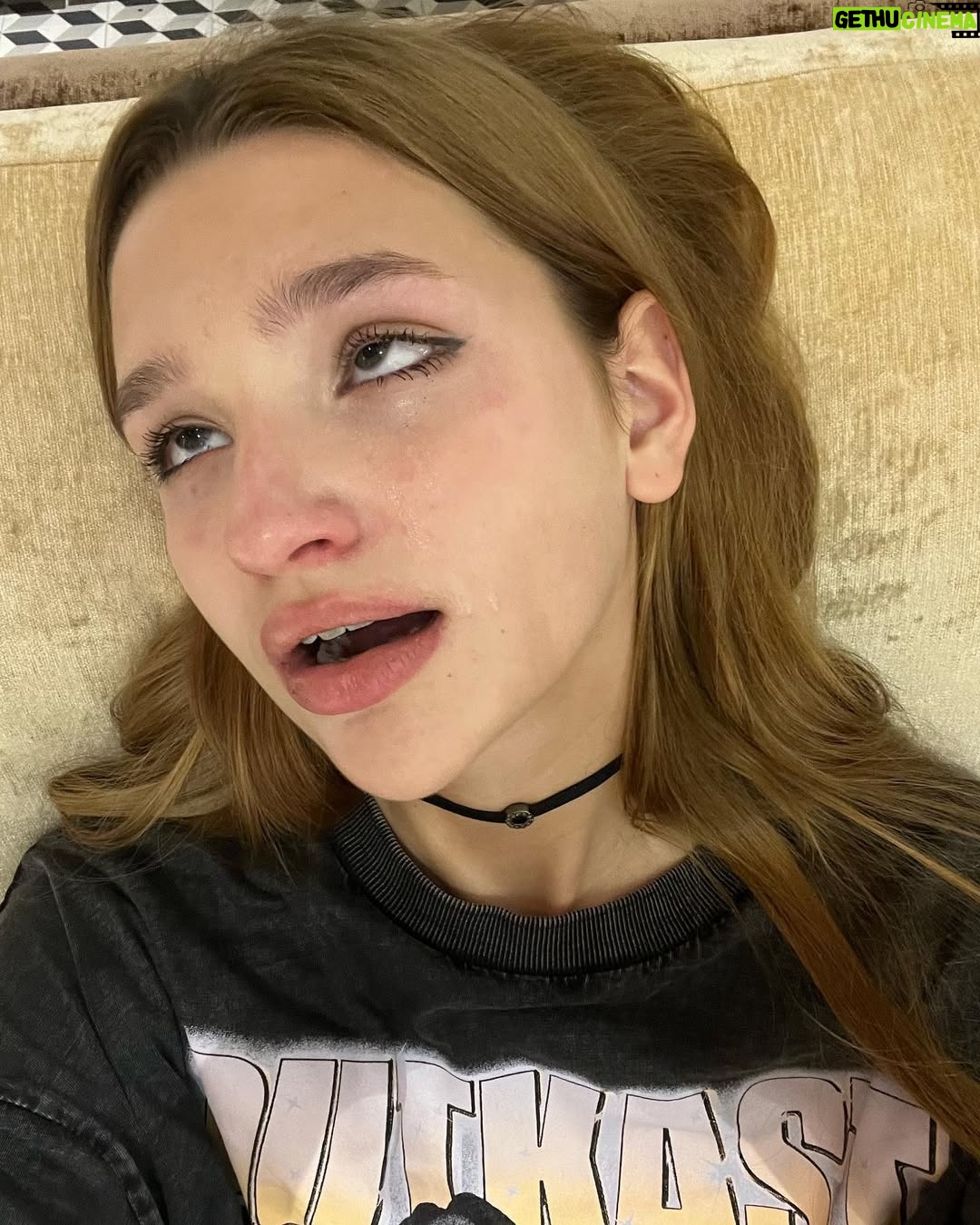 Liza Anokhina - 110K Likes - I look beautiful even when I’m crying 💤