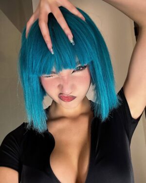 Liza Anokhina Instagram - I’m back 🖤