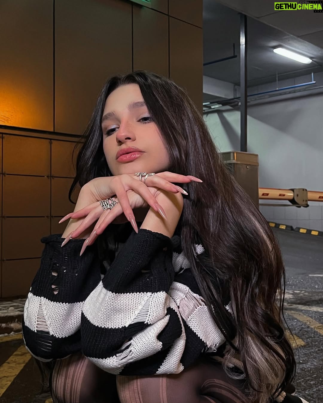 Liza Anokhina - 153.9K Likes - 🦇🦇🦇