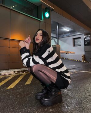 Liza Anokhina Instagram - 🦇🦇🦇