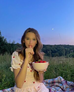Liza Anokhina Instagram - 