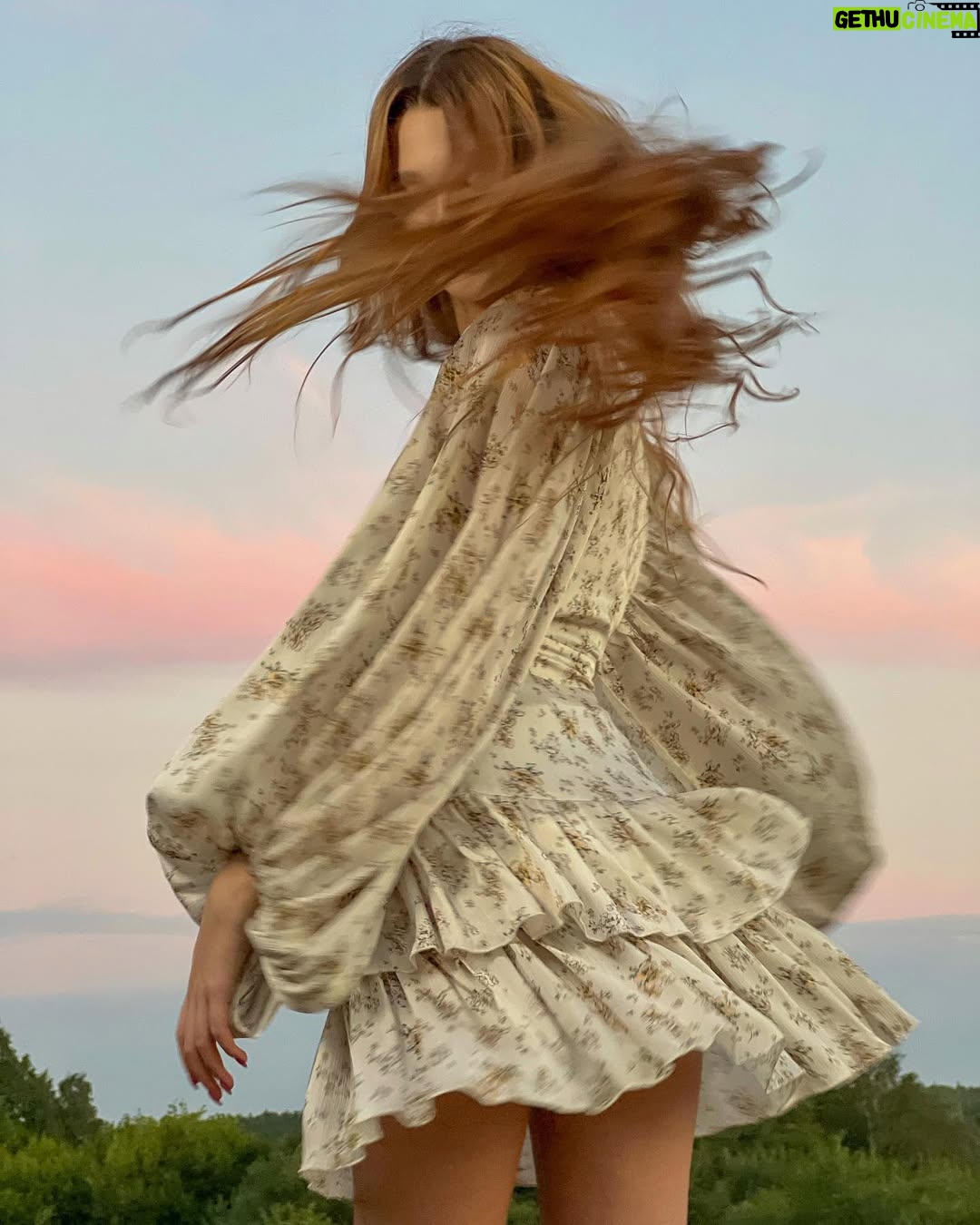 Liza Anokhina - 207.1K Likes - Let’s just runaway together..?✨