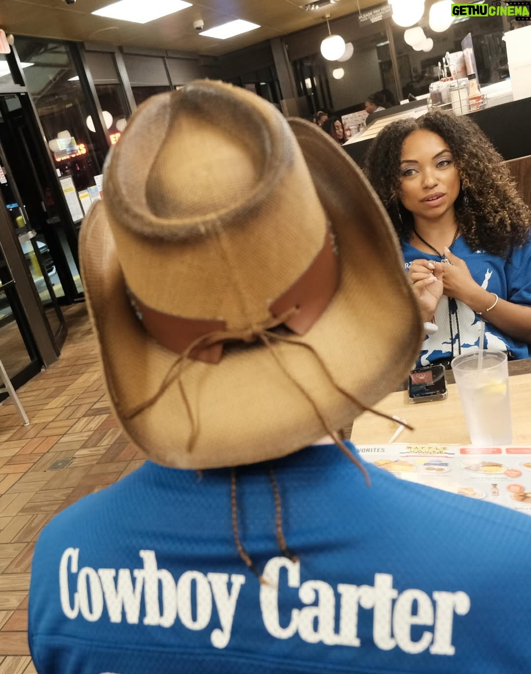 Logan Browning - 25.9K Likes - the only right choice 🧇🍳💛