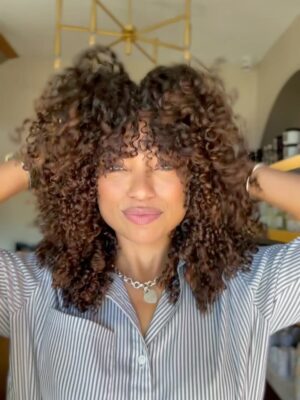 Logan Browning Instagram - 👩🏽‍🦱 ✂️ 🦁 

thank you @hairbyreema 🙌🏽🙌🏽🙌🏽