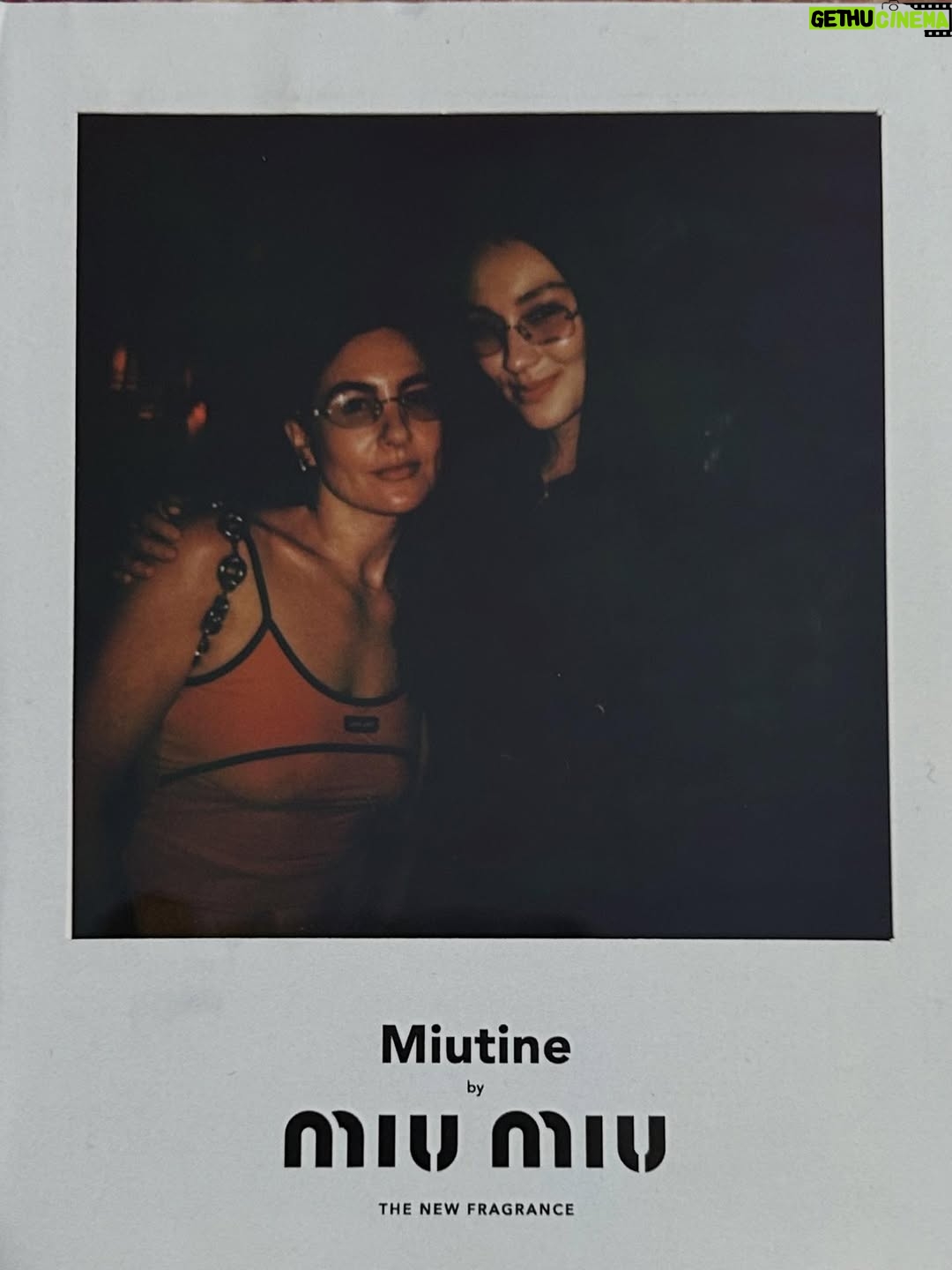 Lola Tung - 1.1 Million Likes - celebrating MIUTINE by @miumiu at the Miutine club last night 😘
#miutinebydefinition #miumiubeauty
