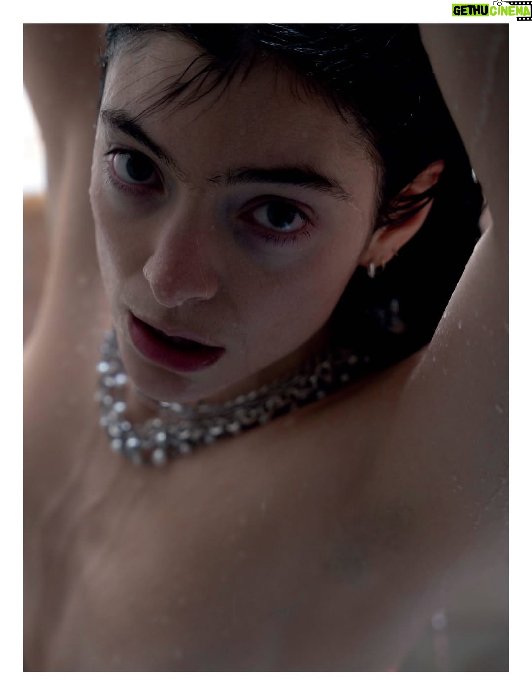 Lorde - 505.8K Likes - Some EYO variations for @reeditionmag