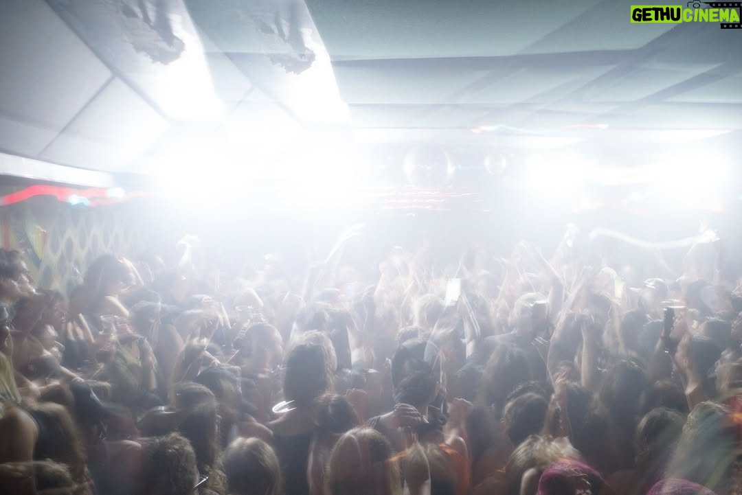Lorde - 413.4K Likes - Played Virgin in full at Baby’s last night