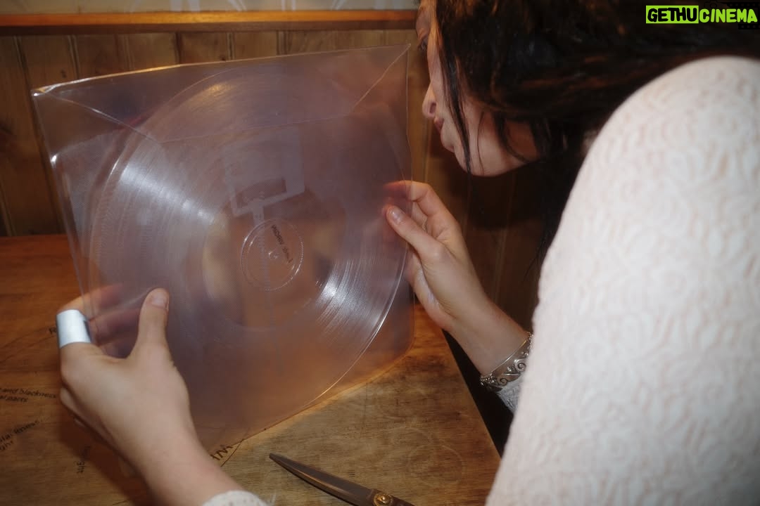 Lorde - 413.4K Likes - Played Virgin in full at Baby’s last night