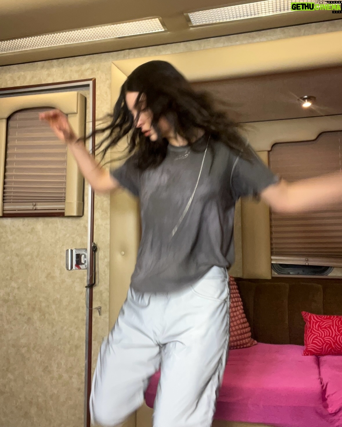 Lorde - 568.4K Likes - Indio haze