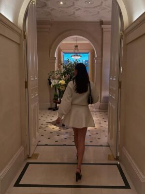 Lorena Andrea Instagram - London life lately 🫶🏽🎭🛍️🪩🥊🐾✨