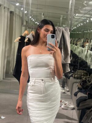 Lorena Andrea Instagram - London life lately 🫶🏽🎭🛍️🪩🥊🐾✨