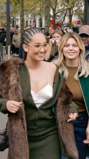 Louane Instagram - Quand Louane et Lena se retrouvent dans un taxi en pleine fashion week parisienne, de quoi parlent-elles ? De Miutine ! Le dernier parfum @miumiu Beauty dont Louane est l’ambassadrice France. Échange sans filtre entre deux jeunes femmes qui ne cachent pas leur admiration l’une pour l’autre.
 
(Dans la continuité des engagements du ELLE, l'étole de Lena est 100% synthétique.) 
 
Direction artistique et production : Studio Brand Experiences CMI Media
Réalisation : @boulawayne
Collaboration commerciale
 
#miutinebydefinition #miumiubeauty #miutine
