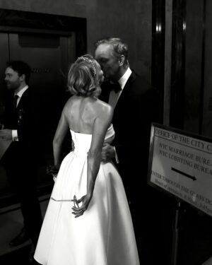 Louise Lombard Instagram - NY City Hall ✈️ Paris❤️ 💍
