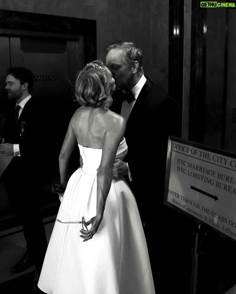Louise Lombard - 2.9K Likes - NY City Hall ✈️ Paris❤️ 💍