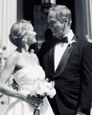 Louise Lombard Instagram - NY City Hall ✈️ Paris❤️ 💍