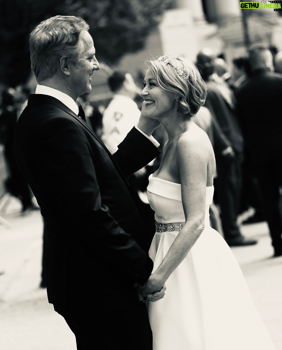 Louise Lombard - 2.9K Likes - NY City Hall ✈️ Paris❤️ 💍