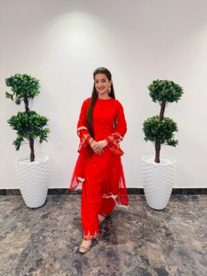 Loveleen Kaur Sasan Instagram - This deep red patiala suit with intricate hand embroidery is perfect for Karwa Chauth from @lavanyathelabel ❣️✨

Jutti : @tradition_meets_trends ❣️✨