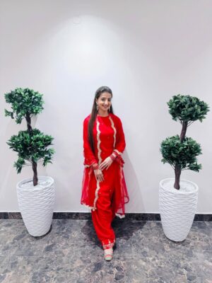 Loveleen Kaur Sasan Instagram - This deep red patiala suit with intricate hand embroidery is perfect for Karwa Chauth from @lavanyathelabel ❣️✨

Jutti : @tradition_meets_trends ❣️✨