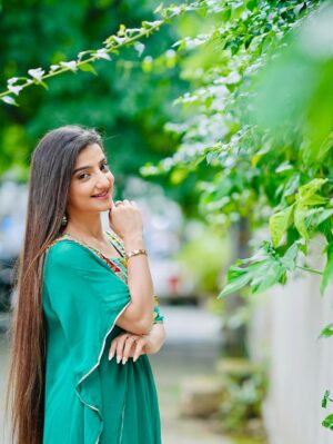 Loveleen Kaur Sasan Instagram - Love how simple yet elegant my new Favourite Boho kaftan set looks 💚💛✨💫

Wearing : @silhouettesbysnea 🤩✨