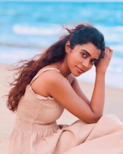 Actress Lovelyn Chandrasekhar HD Photos and Wallpapers May 2025