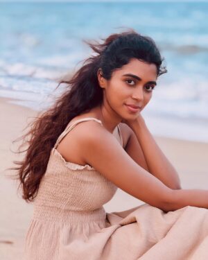 Lovelyn Chandrasekhar Instagram - 🐚 🌊
📸: @namritha.mv