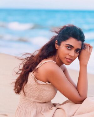 Lovelyn Chandrasekhar Instagram - 🐚 🌊
📸: @namritha.mv