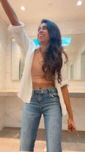 Actress Lovelyn Chandrasekhar HD Photos and Wallpapers April 2025