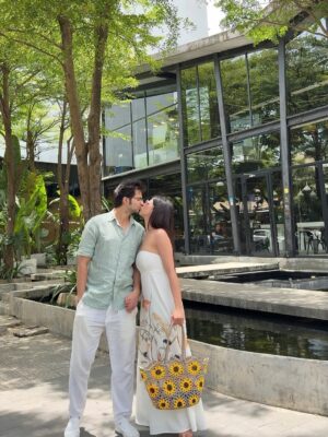Luckii Instagram - Collecting memories in every corner of the world, together 💕🏝️
.
.
#couple #love #couplegoals #couplelove