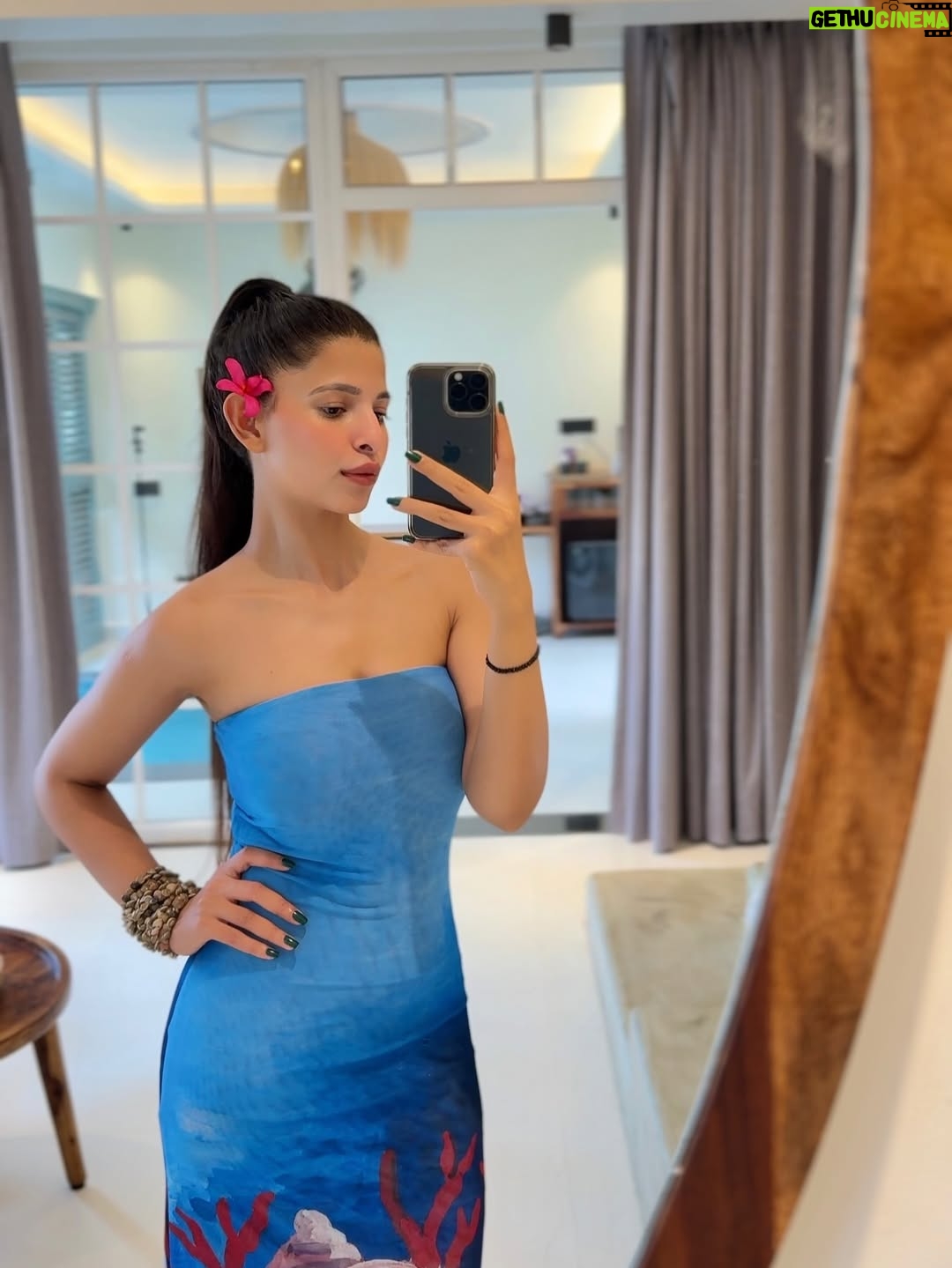 Luckii - 5.4K Likes - A slow dreamy day at our Villa in GOA 🌴👩🏻‍❤️‍💋‍👨🏻 
.
.
#couple #love