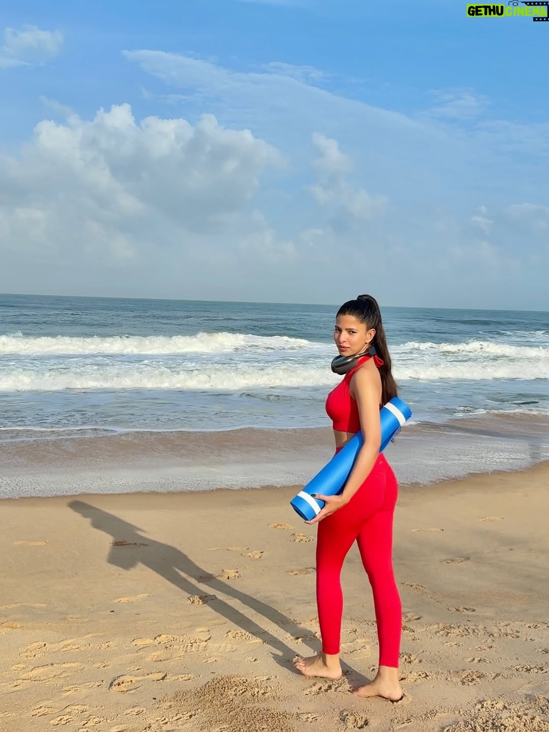 Luckii - 2.3K Likes - Rise, stretch & repeat 🌤️ 
Serving yoga-core realness in my @savana look ft. my fav morning pose 😍 
You in? Post your best stretch with #SavanaStretchChallenge & let’s move together 🧘‍♀️✨Now it’s your turn! 
Post your morning stretch and stand a chance to win a full Savana outfit 💫
Use my code : Lucky37 for upto 20% discount 🌸