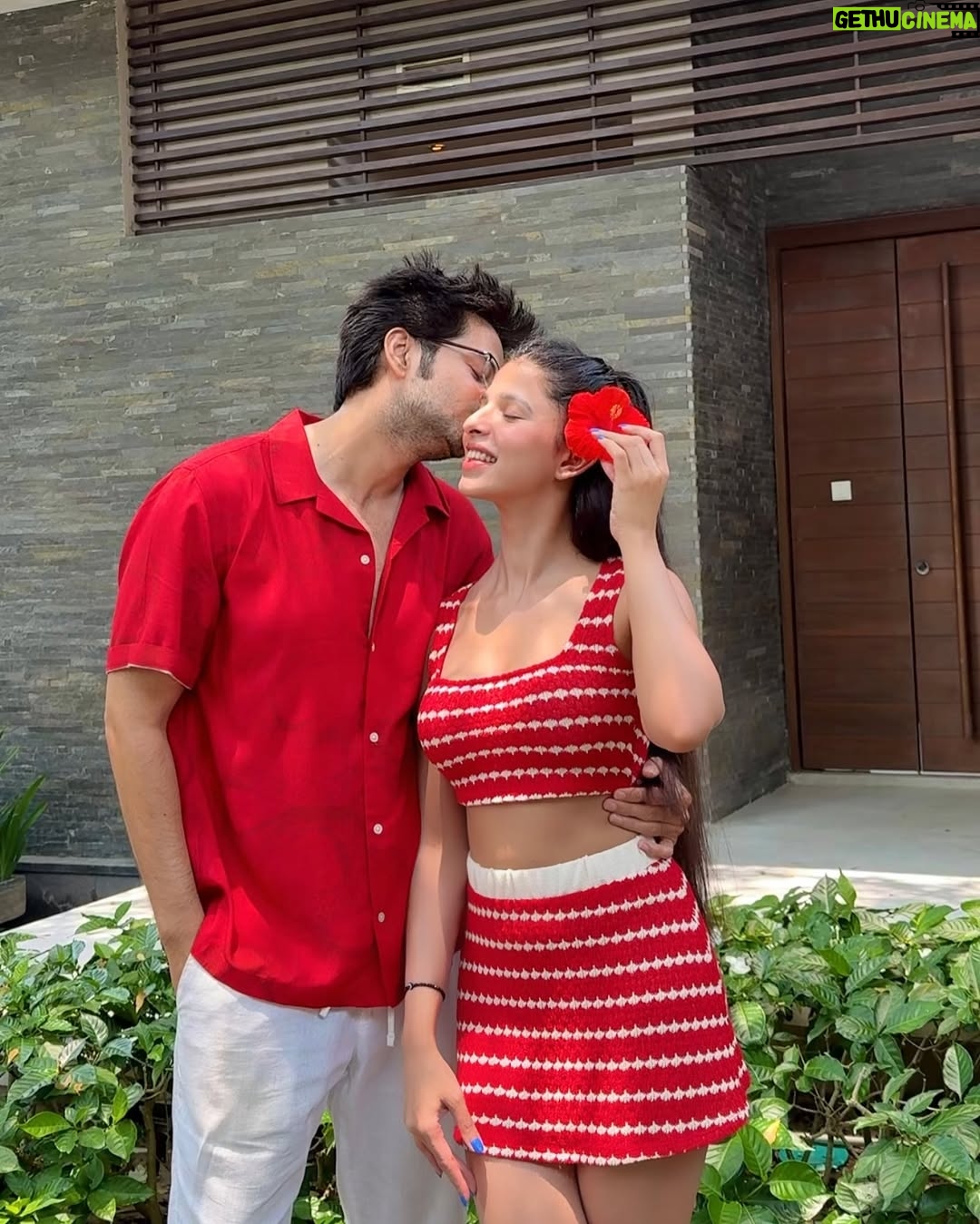 Luckii - 10.8K Likes - Love looks good on US 👩🏻‍❤️‍💋‍👨🏻❤️
.
.
#couple #love
