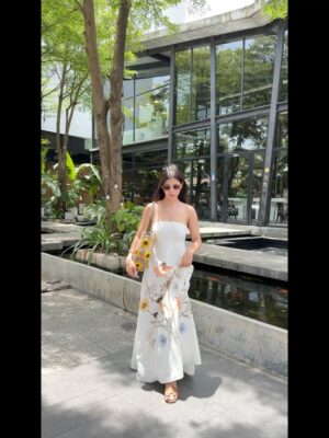 Luckii Instagram - Collecting memories in every corner of the world, together 💕🏝️
.
.
#couple #love #couplegoals #couplelove