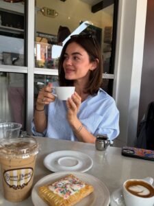 Actress Lucy Hale HD Photos and Wallpapers September 2025