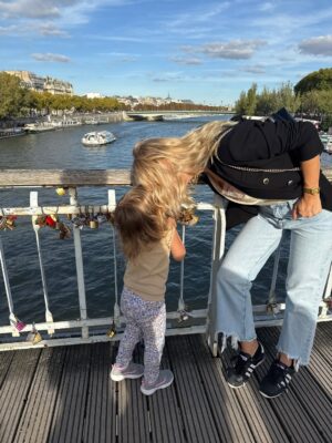 Luisana Lopilato Instagram - Algunas fotos de París y todo el amor que hizo este viaje inolvidable. 💛

Some photos from Paris and all the love that made this trip unforgettable. 💛

#París #luisanalopilato #love #blessed #family