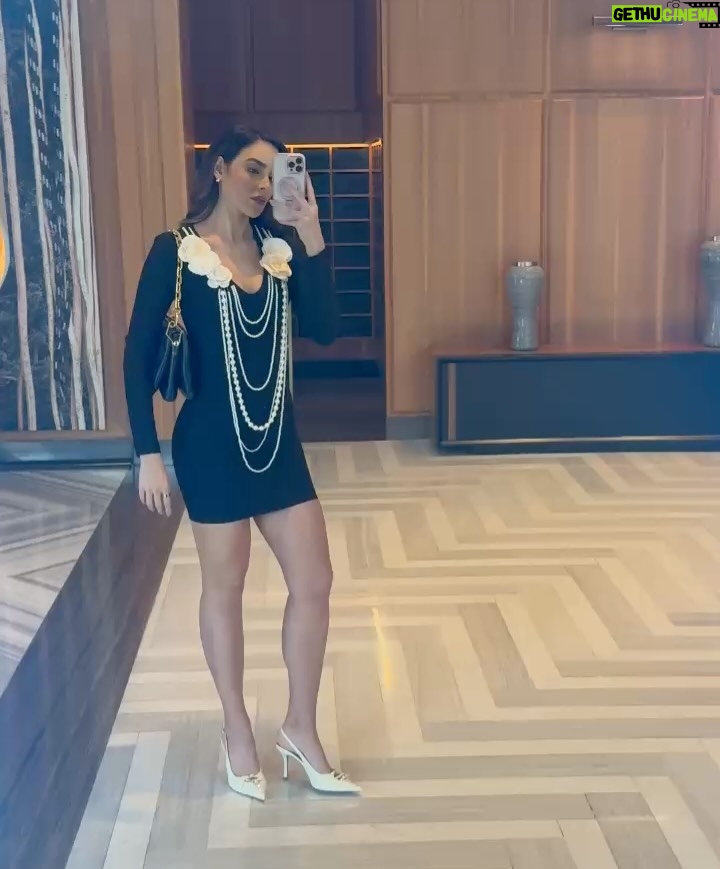 Luiseth Materán - 4.2K Likes - Transforma tus miedos en impulsos💪, porque la superación comienza cuando crees en ti. Hoy felicito con orgullo a mi grupo de conducción por su graduación el día de ayer en el CEA, Televisa; Me siento muy feliz de seguir formando parte de esta gran escuela de formación de artistas. 😍✨
🎭🎬🎤
@cea_televisa 
@televisa 

#cdmx #lamateran #televisa #tvhost #actress