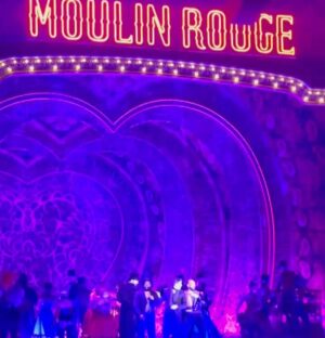 Luiseth Materán Instagram - ✨ Una noche mágica en Moulin Rouge, viviendo la experiencia al máximo. ❤️🎭
#lamateran #cdmx #actress #tvhost #art